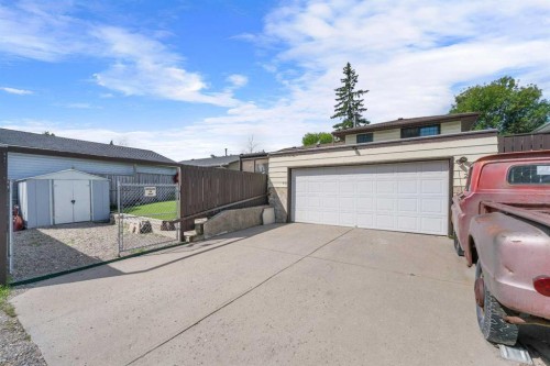 232 Templeside Circle Ne, Calgary, AB - Outdoor