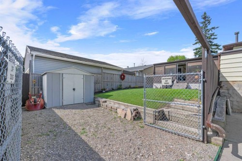 232 Templeside Circle Ne, Calgary, AB - Outdoor