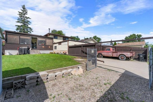 232 Templeside Circle Ne, Calgary, AB - Outdoor