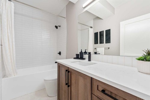 33 North Bridges Landing, Langdon, AB - Indoor Photo Showing Bathroom