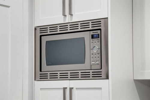 19 West Grove Place Sw, Calgary, AB - Indoor