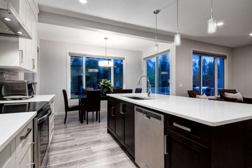 19 West Grove Place Sw, Calgary, AB - Indoor Photo Showing Kitchen