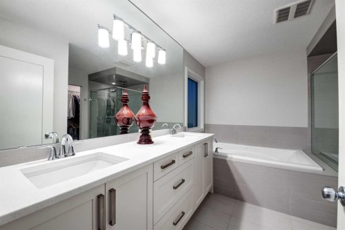 19 West Grove Place Sw, Calgary, AB - Indoor Photo Showing Bathroom