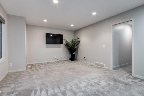 19 West Grove Place Sw, Calgary, AB - Indoor
