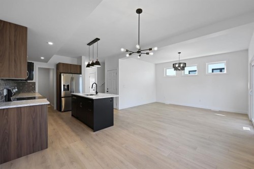 1514 25 Street, Didsbury, AB - Indoor Photo Showing Kitchen