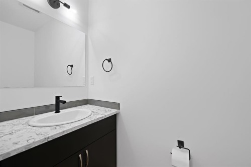 1514 25 Street, Didsbury, AB - Indoor Photo Showing Bathroom