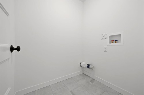 1514 25 Street, Didsbury, AB - Indoor