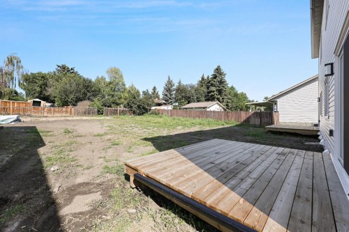 1514 25 Street, Didsbury, AB - Outdoor