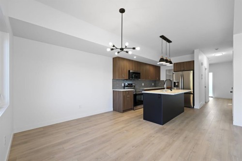 1514 25 Street, Didsbury, AB - Indoor Photo Showing Kitchen