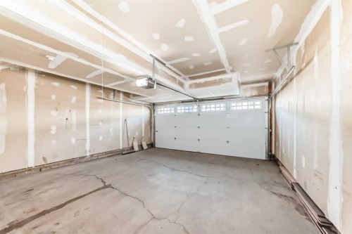 606 Skyview Point Place Ne, Calgary, AB - Indoor Photo Showing Garage