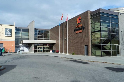 1739 48 Avenue Sw, Calgary, AB - Outdoor