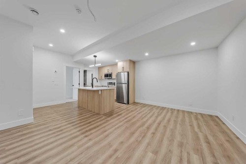 646 25 Avenue Nw, Calgary, AB - Indoor