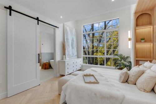 1741 48 Avenue Sw, Calgary, AB - Indoor Photo Showing Bedroom