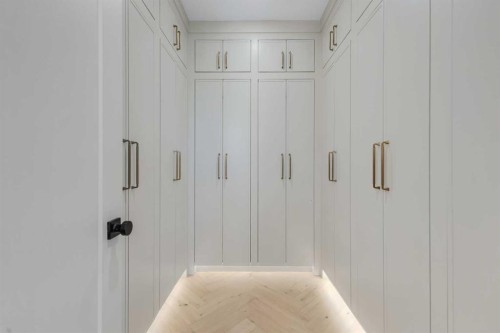 1741 48 Avenue Sw, Calgary, AB - Indoor Photo Showing Other Room