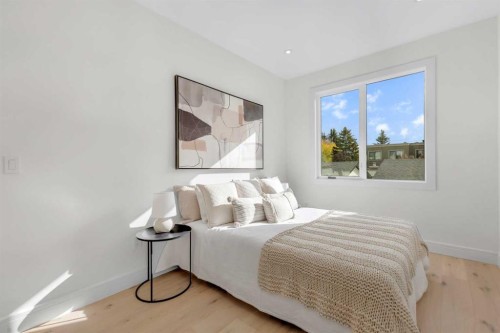1741 48 Avenue Sw, Calgary, AB - Indoor Photo Showing Bedroom