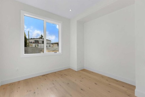 1741 48 Avenue Sw, Calgary, AB - Indoor Photo Showing Other Room