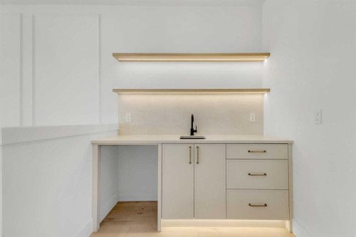 1741 48 Avenue Sw, Calgary, AB - Indoor Photo Showing Other Room