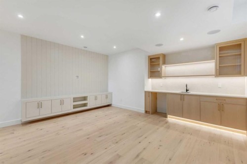 1741 48 Avenue Sw, Calgary, AB - Indoor