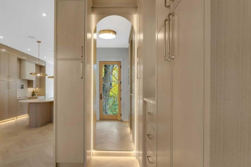 1741 48 Avenue Sw, Calgary, AB - Indoor Photo Showing Other Room