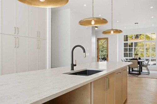 1741 48 Avenue Sw, Calgary, AB - Indoor Photo Showing Kitchen With Upgraded Kitchen