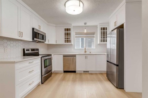 204 Hawkhill Way Nw, Calgary, AB - Indoor Photo Showing Kitchen