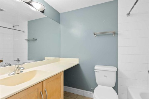 704-1123 13 Avenue Sw, Calgary, AB - Indoor Photo Showing Bathroom