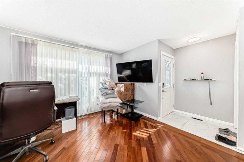 7 Martinview Crescent, Calgary, AB - Indoor