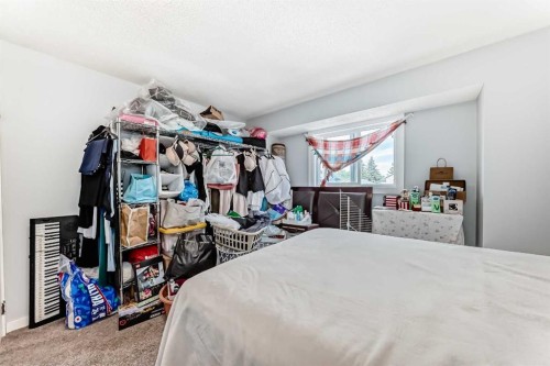 7 Martinview Crescent, Calgary, AB - Indoor Photo Showing Bedroom