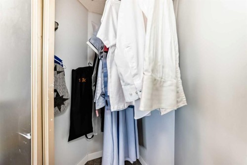 7 Martinview Crescent, Calgary, AB - Indoor