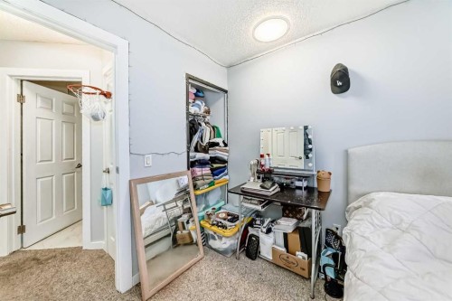 7 Martinview Crescent, Calgary, AB - Indoor Photo Showing Other Room