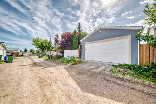 7 Martinview Crescent, Calgary, AB - Outdoor