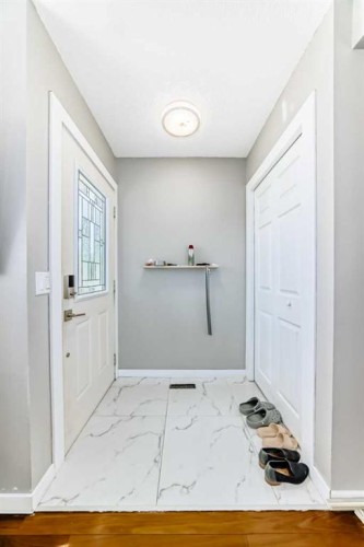 7 Martinview Crescent, Calgary, AB - Indoor Photo Showing Other Room