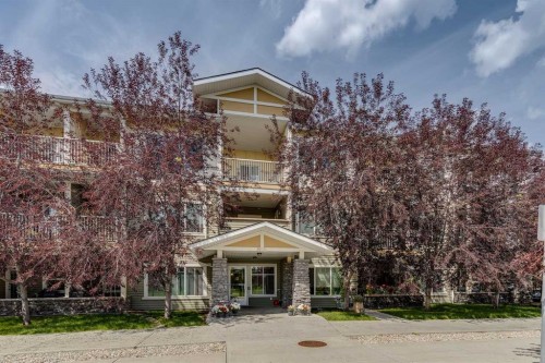 2203-4 Kingsland Close SE Airdrie, AB T4A 0J3