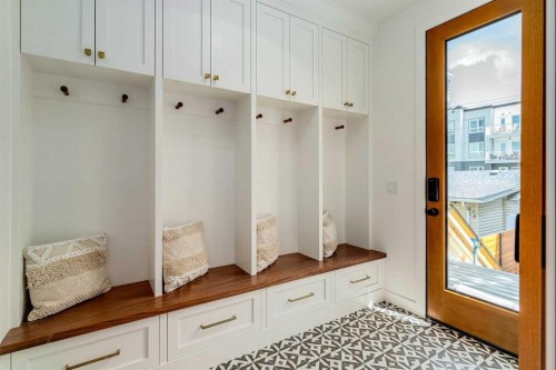 1612 16A Street Se, Calgary, AB - Indoor Photo Showing Other Room