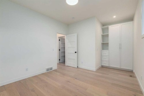 1612 16A Street Se, Calgary, AB - Indoor Photo Showing Other Room