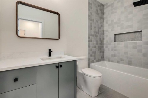 1612 16A Street Se, Calgary, AB - Indoor Photo Showing Bathroom