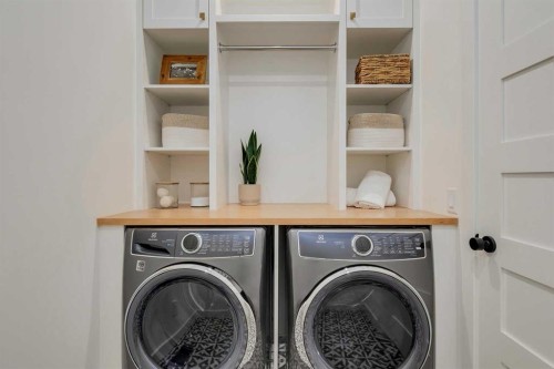 1612 16A Street Se, Calgary, AB - Indoor Photo Showing Laundry Room