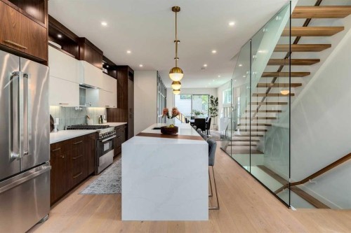 1612 16A Street Se, Calgary, AB - Indoor Photo Showing Kitchen With Upgraded Kitchen