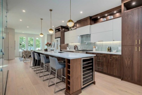 1612 16A Street Se, Calgary, AB - Indoor Photo Showing Kitchen With Upgraded Kitchen