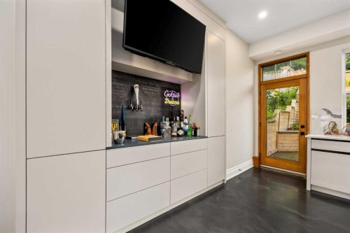 1129 Maggie Street Se, Calgary, AB - Indoor