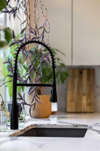 1129 Maggie Street Se, Calgary, AB - Indoor