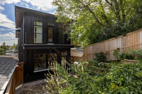1129 Maggie Street Se, Calgary, AB - Outdoor