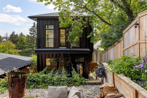 1129 Maggie Street Se, Calgary, AB - Outdoor