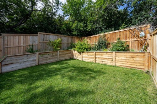 1129 Maggie Street Se, Calgary, AB - Outdoor