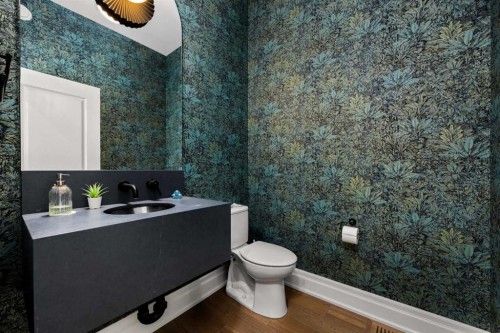 1129 Maggie Street Se, Calgary, AB - Indoor Photo Showing Bathroom