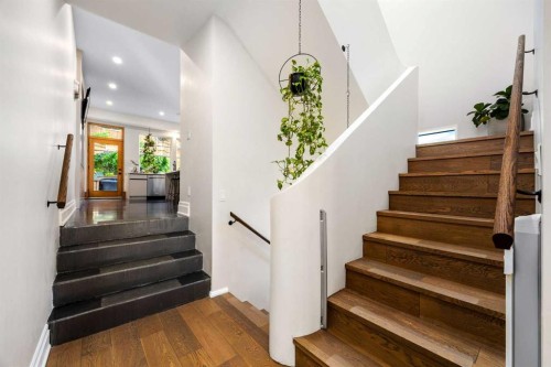 1129 Maggie Street Se, Calgary, AB - Indoor Photo Showing Other Room