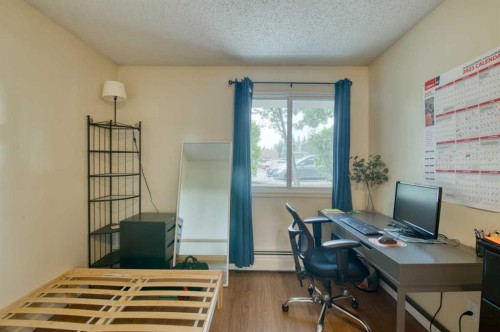 5107-315 Southampton Drive Sw, Calgary, AB - Indoor Photo Showing Office