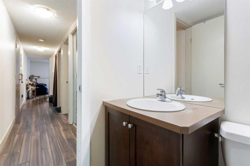 103-1836 12 Avenue Sw, Calgary, AB - Indoor Photo Showing Bathroom