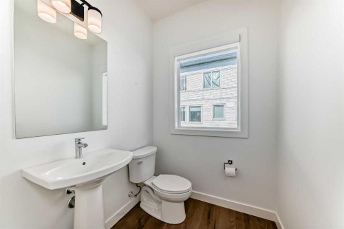 605-335 Creekside Boulevard Sw, Calgary, AB - Indoor Photo Showing Bathroom