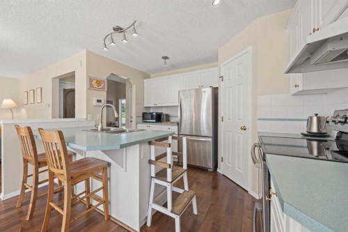 71 Somercrest Close Sw, Calgary, AB - Indoor Photo Showing Kitchen With Stainless Steel Kitchen